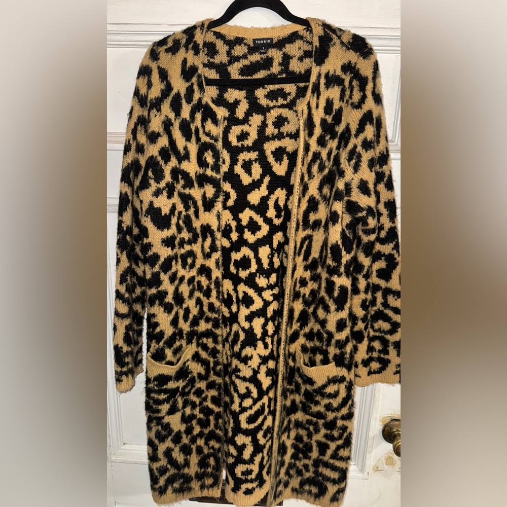 Torrid Black and Tan Animal Print Sweater size 1 (14/16 1X)
